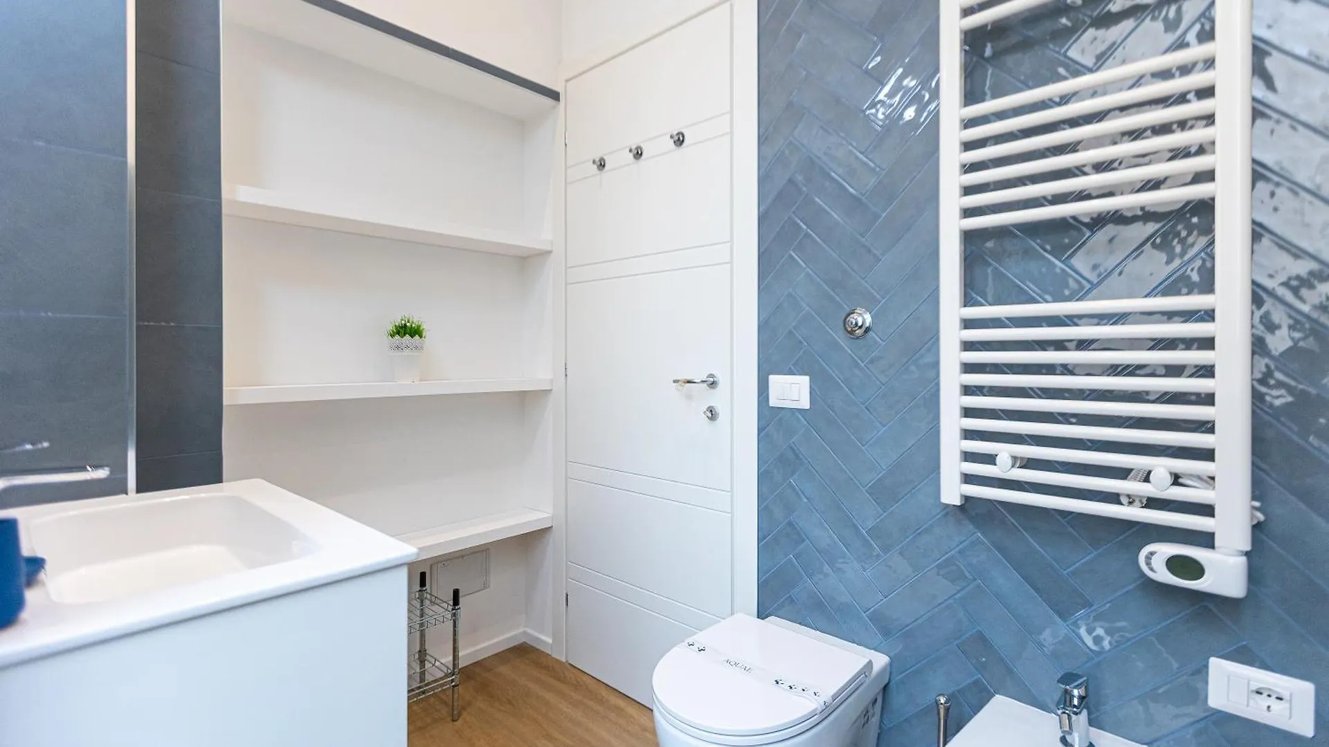Cola Di Rienzo Apartment By Rental In Rzym 0*,